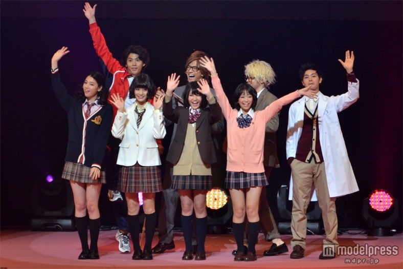 （前列左から）三吉彩花、橋本愛、西野実見、森川葵（後列左から）賀来賢人、三浦翔平、菅田将暉、瀬戸康史