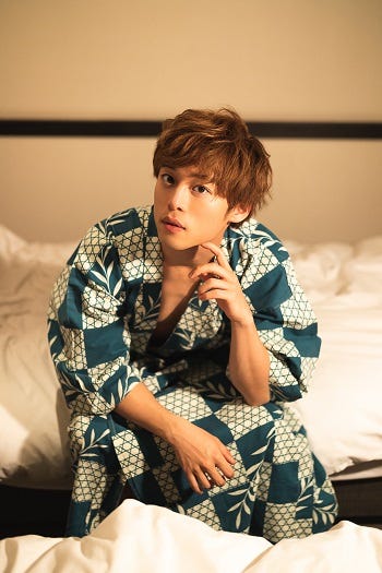 元木聖也 写真集「VARIOUS」(東京ニュース通信社刊)