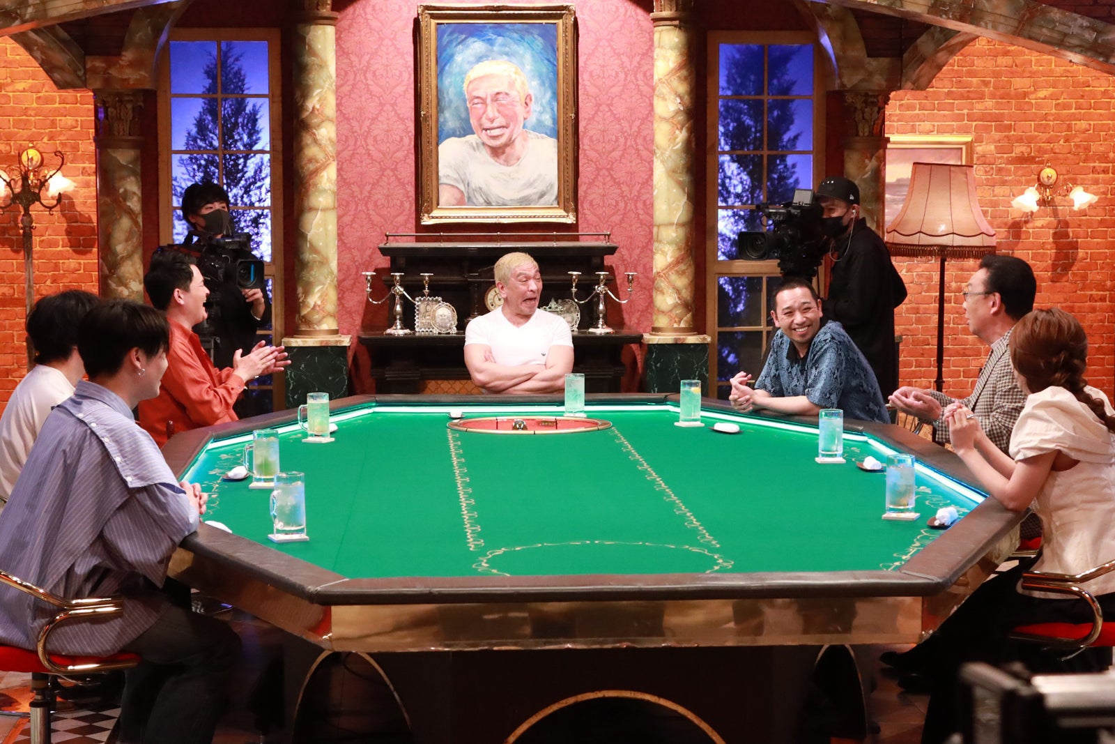 （左手前から時計回りに）松田元太、石崎ひゅーい、ノブ、松本人志、大悟、梅沢富美男、谷まりあ（C）フジテレビ