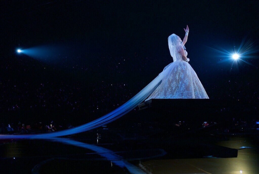 浜崎あゆみ（画ayumi hamasaki COUNTDOWN LIVE 2016-2017 A 『Just the beginning -20-』より（画像提供：avex）像提供：avex）