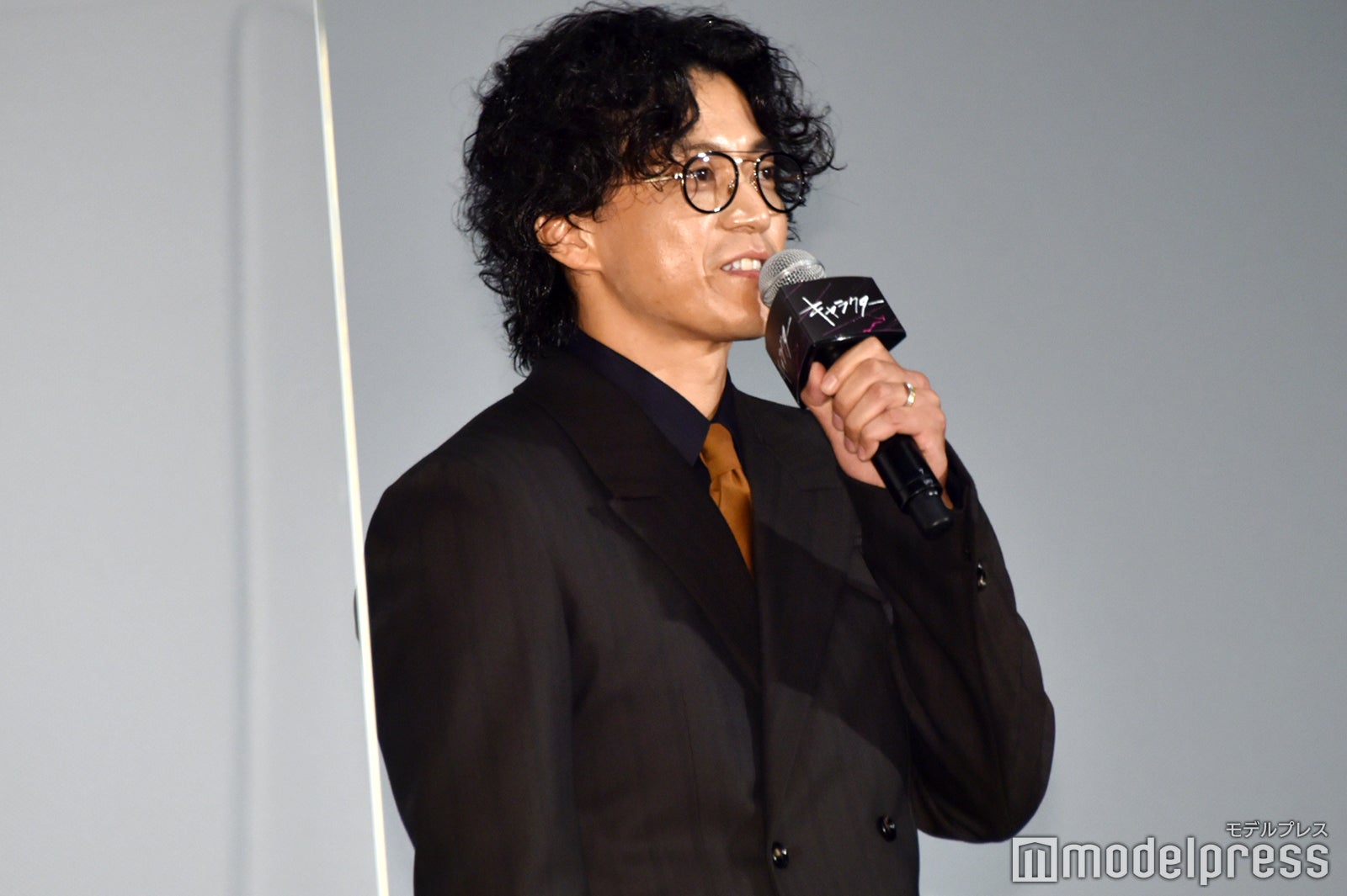 小栗旬（C）モデルプレス