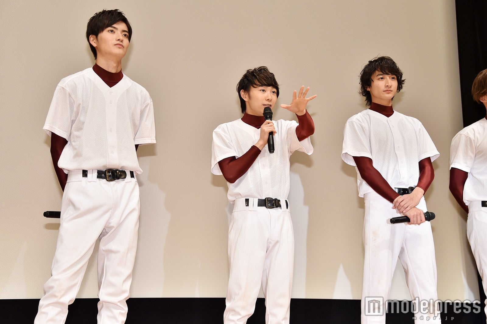 「自分のボードが少ない」と主張する須賀健太（C）モデルプレス