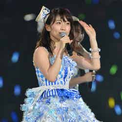 2013年の東京ドーム公演では、秋元才加、板野友美の卒業を祝した大島優子
