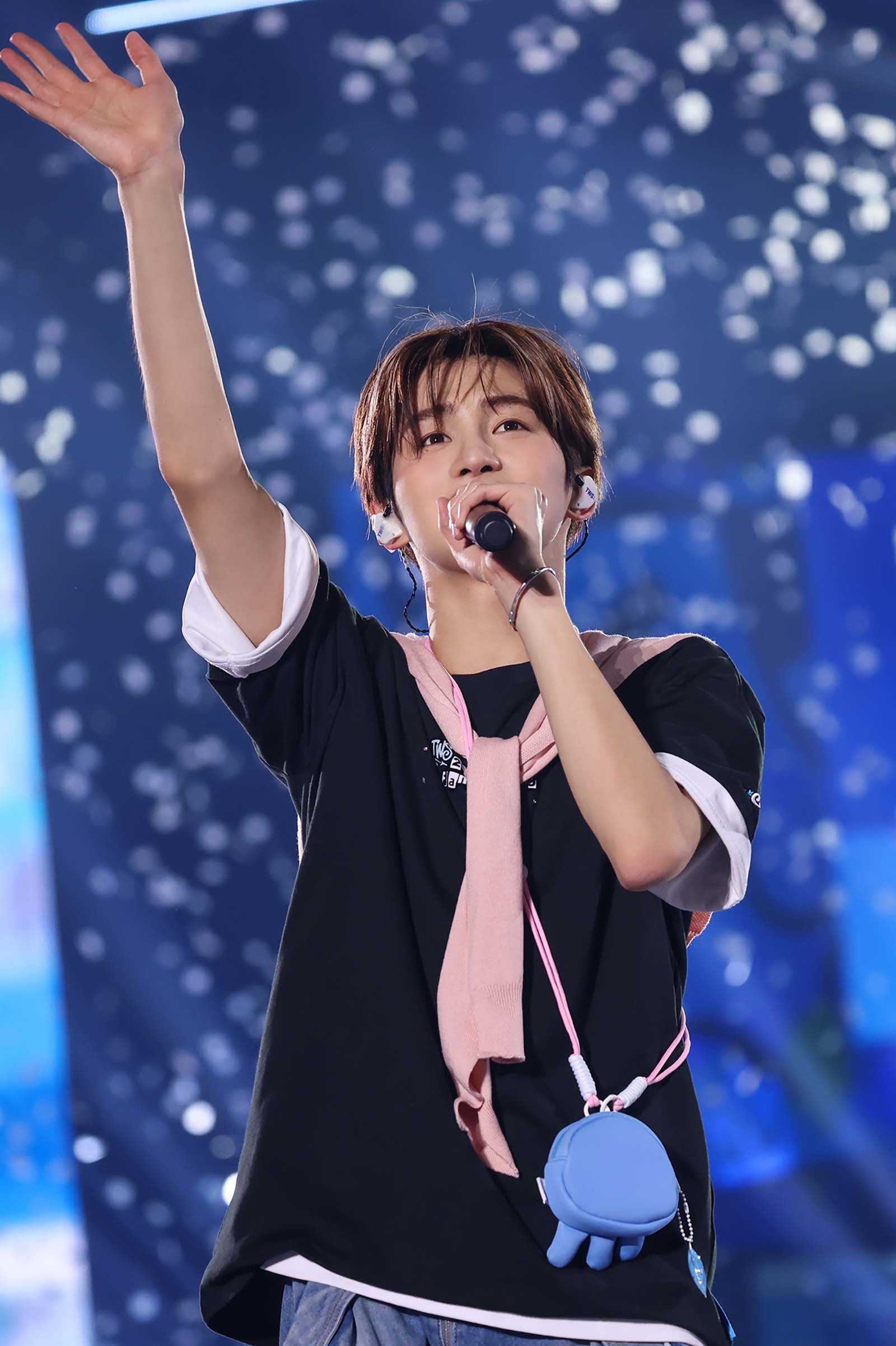 JIHOON（P）＆（C）PLEDIS Entertainment