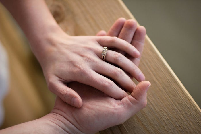 手の繋ぎ方で 本当の関係 がわかる 6つの恋愛心理とは モデルプレス