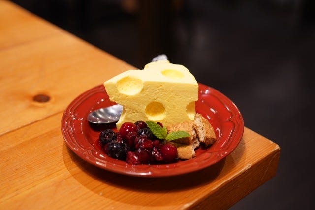 「ストップ!」というまでチーズがとまらない…!京都の“とろけるチーズ料理専門店”