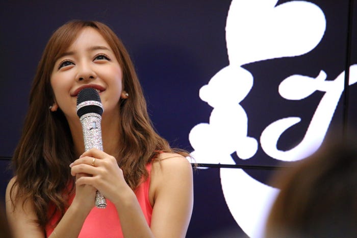 板野友美(画像提供:キングレコード)