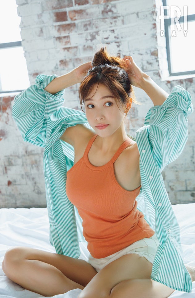 鷲見玲奈／撮影：菊地泰久（講談社）