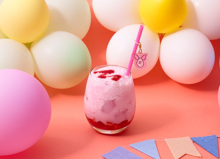 ＜ピグレット＞いちごヨーグルトスムージー税込1,090円（C）Disney．Based on the "Winnie the Pooh" works by A．A．Milne and E.H. Shepard．