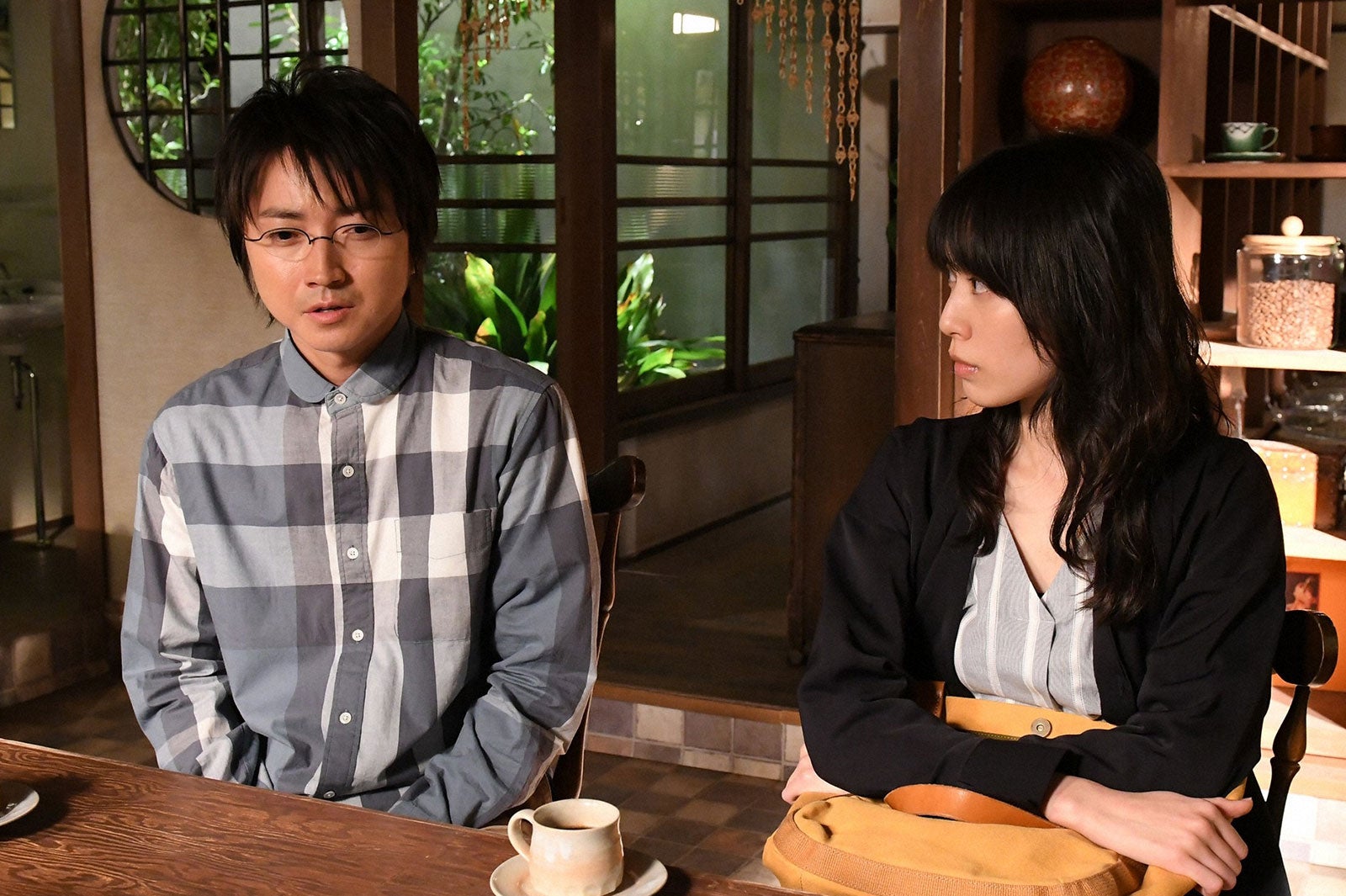 藤原竜也、戸田恵梨香／「リバース」第8話より（画像提供：TBS）