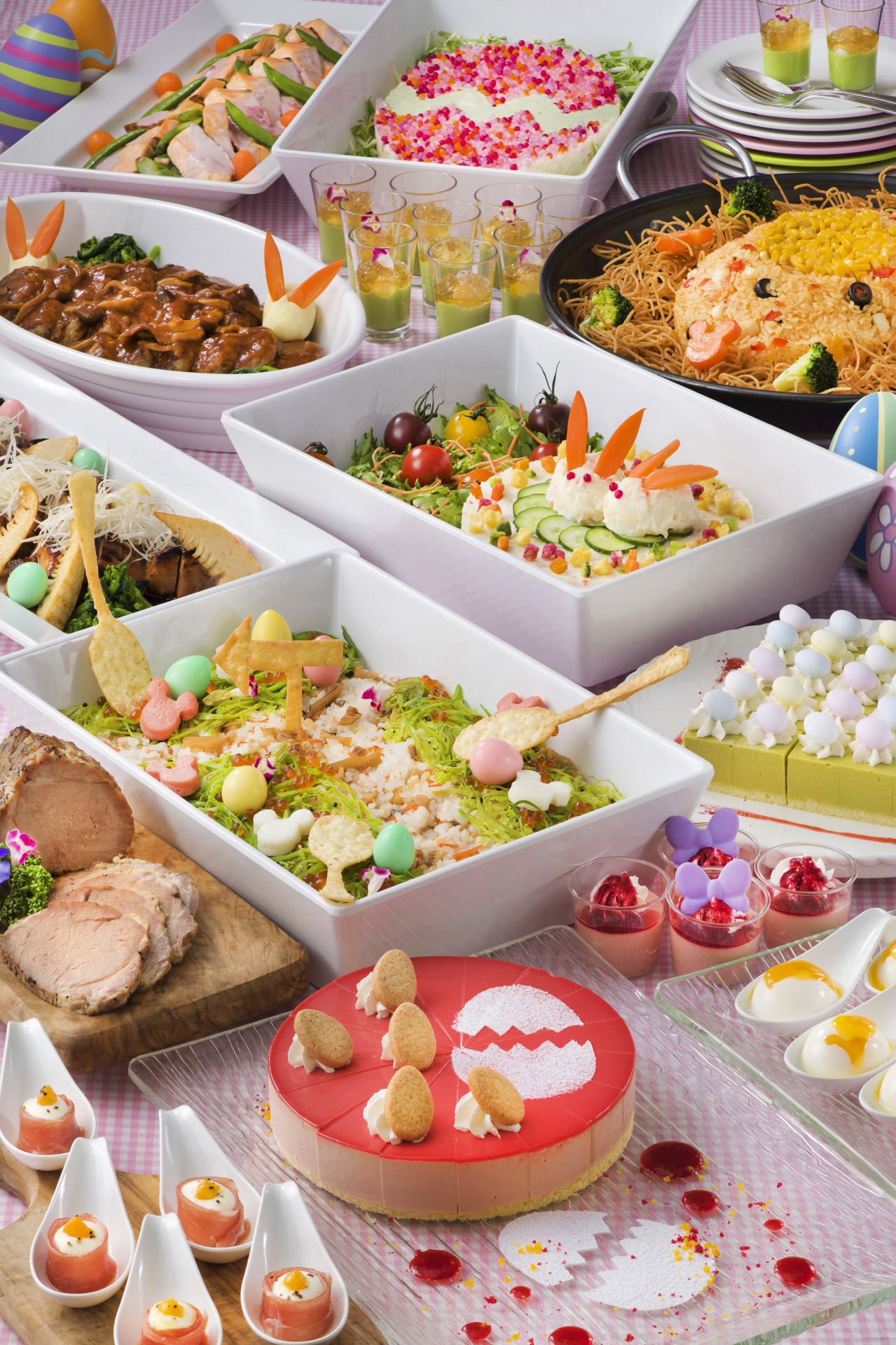 「クリスタルパレス・レストラン」スペシャルブッフェ　大人3090円（C）Disney