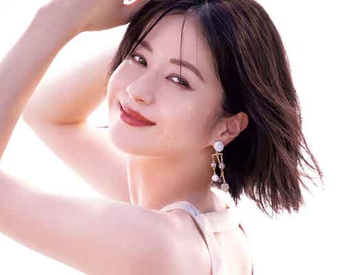 松本若菜、40・50代読者が選んだ“今年最も輝いている人”に 女性誌初表紙