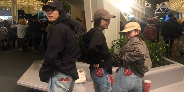 橋本環奈 上白石萌歌 萩原利久 ディズニー満喫 お揃いコーデの3ショットに反響 モデルプレス