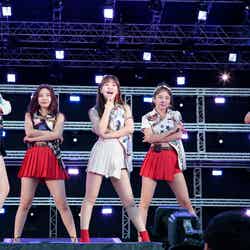 26日に出演した「Red Velvet」アイリーン、ジョイ、ウェンディ、スルギ、イェリ（写真提供：avex）
