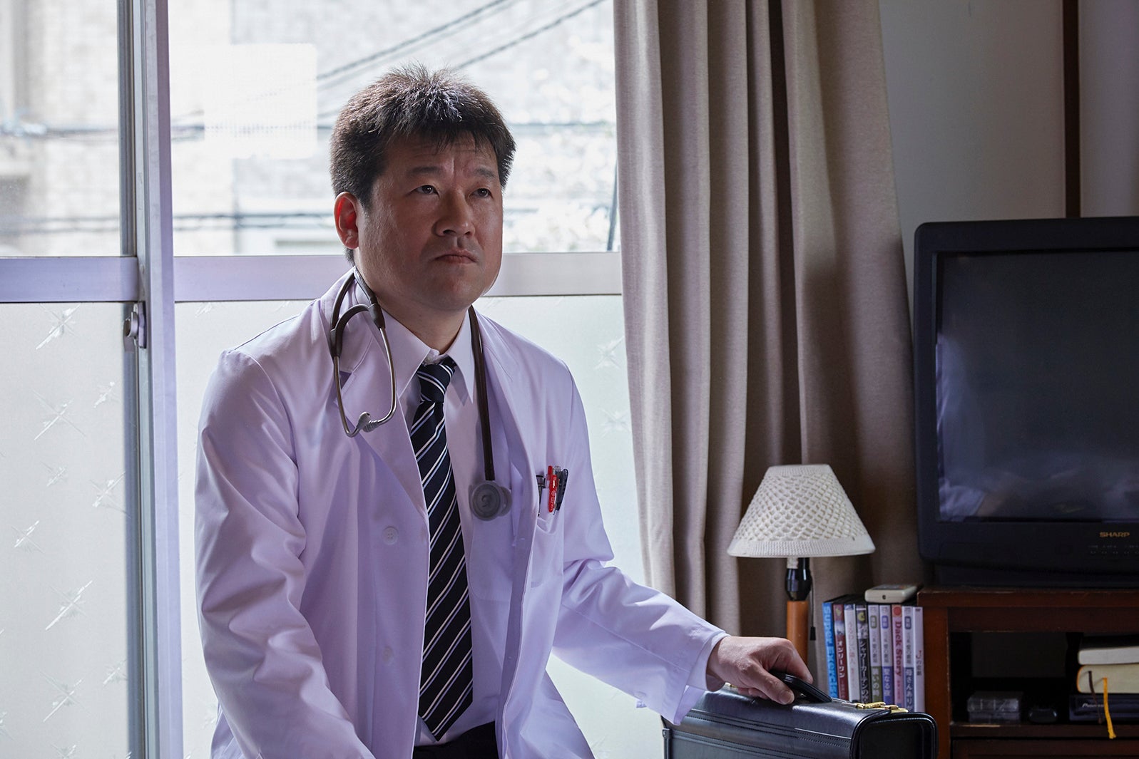 実写版「聖☆おにいさん」医者役はやっぱり佐藤二朗だった “モザイクの意味なし”でキャスト予想話題