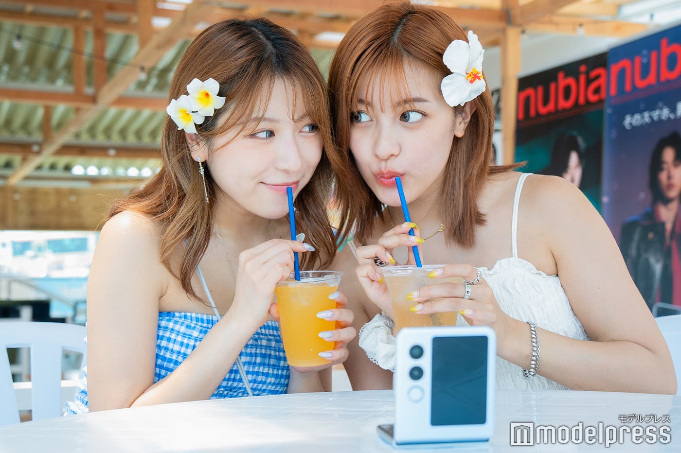 (左から)AREiさん、MIKAさん(C)モデルプレス