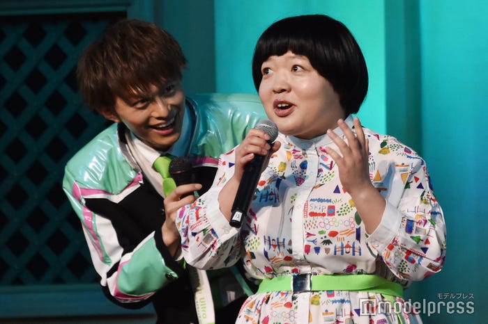 小林豊、オカリナ (C)モデルプレス