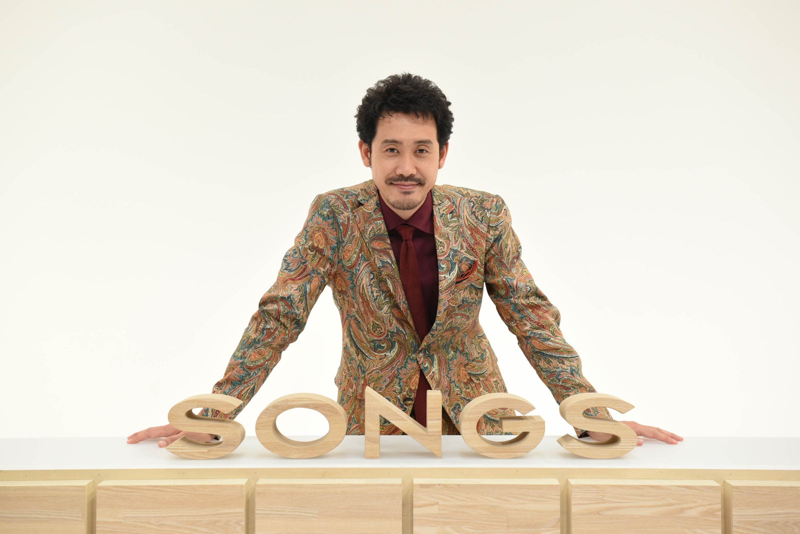 「SONGS」責任者に抜擢された大泉洋（C）NHK