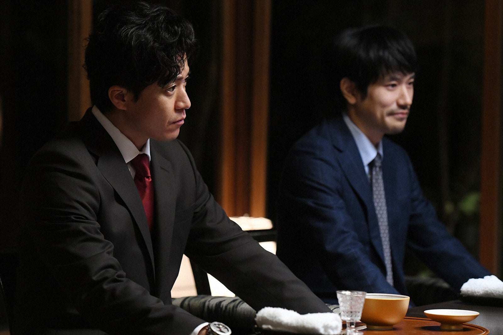 小栗旬、松山ケンイチ／「日本沈没ー希望のひとー」第1話より（C）TBS