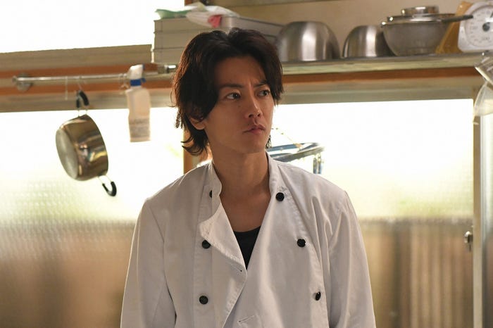 佐藤健/「義母と娘のブルース」第8話より(C)TBS