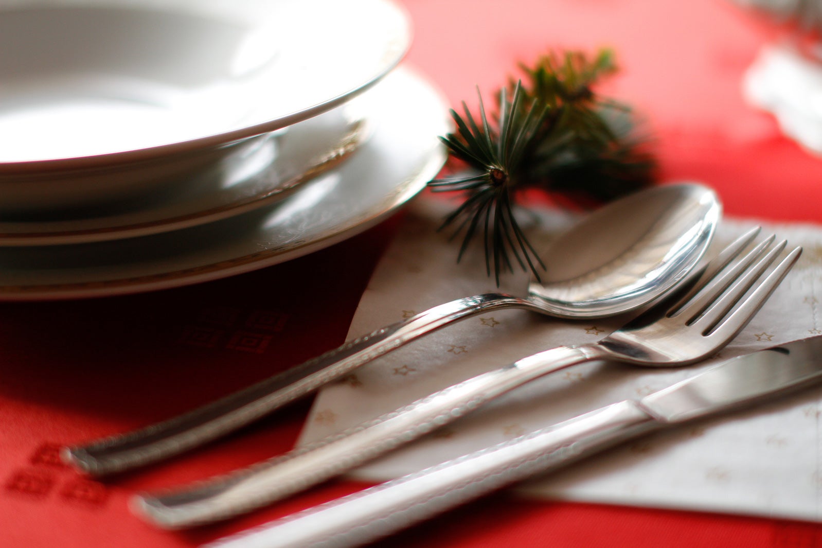 マナーが守れない女性にはドン引き／photo by GAHAG