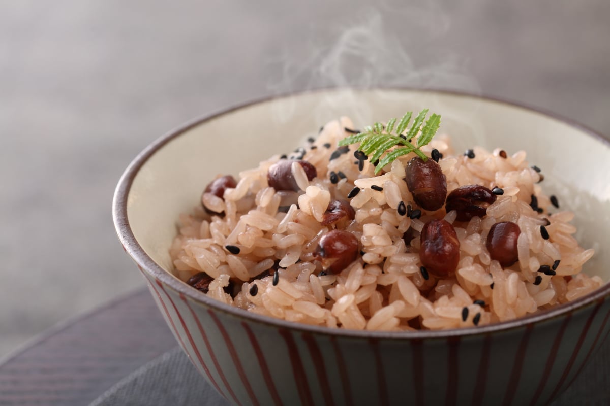 お赤飯の色づけに食紅って使う あずきじゃなく甘納豆を使ってもいいの モデルプレス