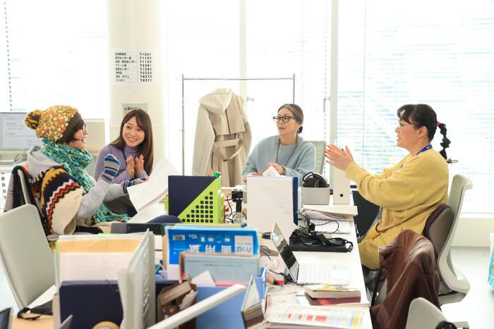 内田有紀、広山詞葉、小泉今日子、久保田磨希「続・続・最後から二番目の恋」第3話(C)フジテレビ