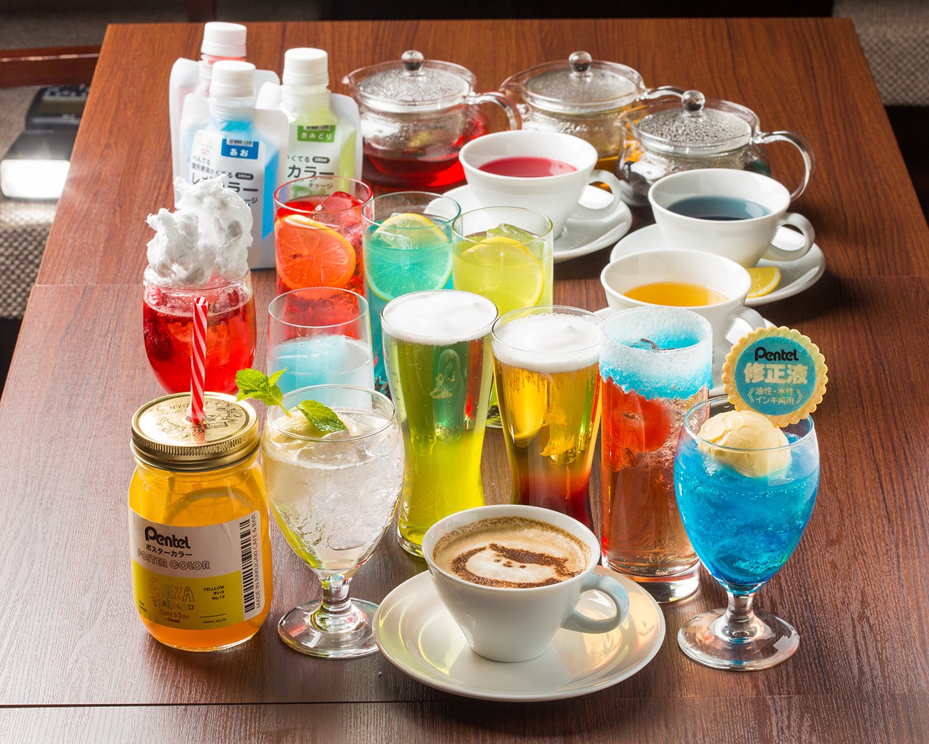 ドリンク集合／画像提供：GINZA RAKUGAKI Cafe＆Bar by Pentel