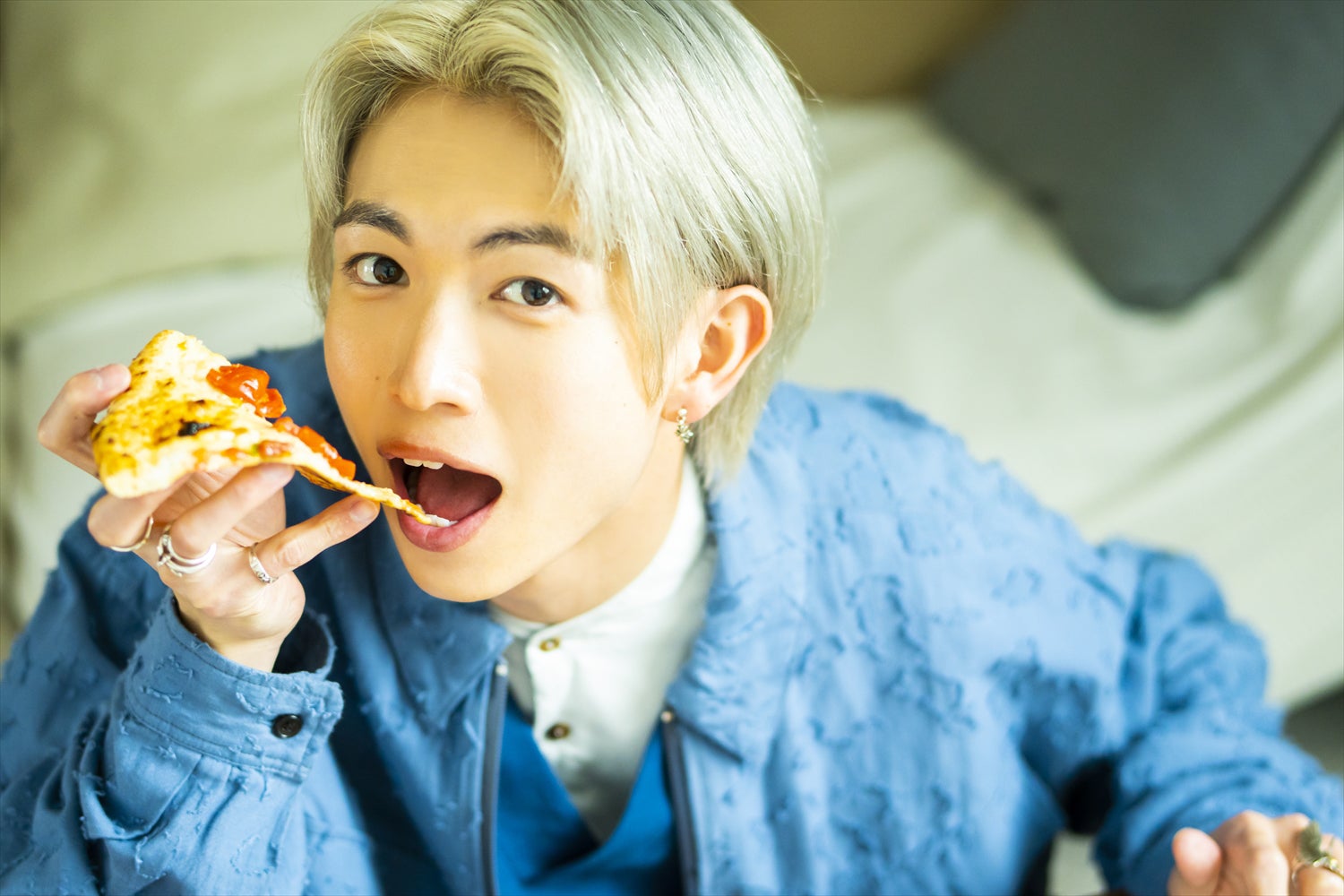 綱啓永、初のパーソナルブック決定 初の北海道で美麗グラビアも＜27ルール＞