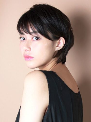 卒業式の母親向けの簡単ショートヘアアレンジ お母さん世代に似合う髪型特集 モデルプレス