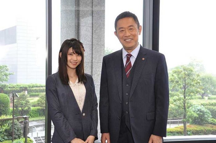 えなこ、内藤剛志(C)テレビ朝日