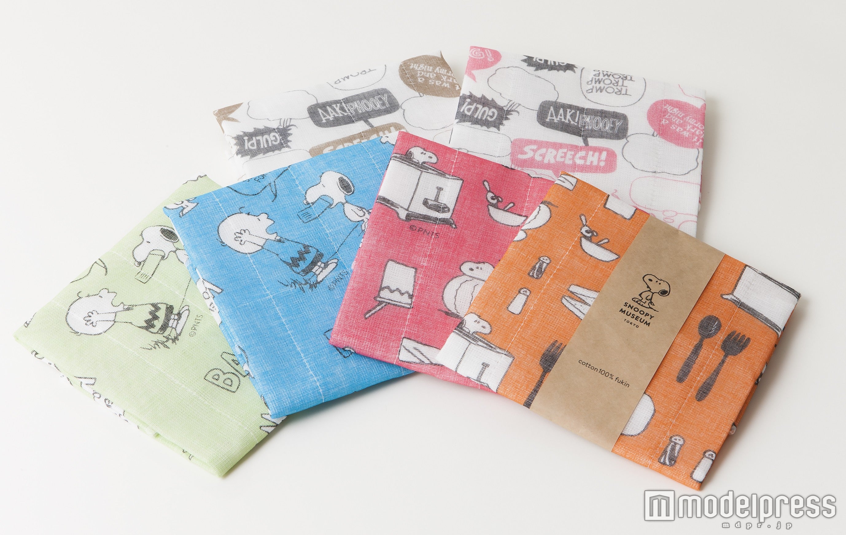 中川政七商店とコラボした蚊帳生地のふきん（C）Peanuts Worldwide LLC／画像提供：ソニー・クリエイティブプロダクツ