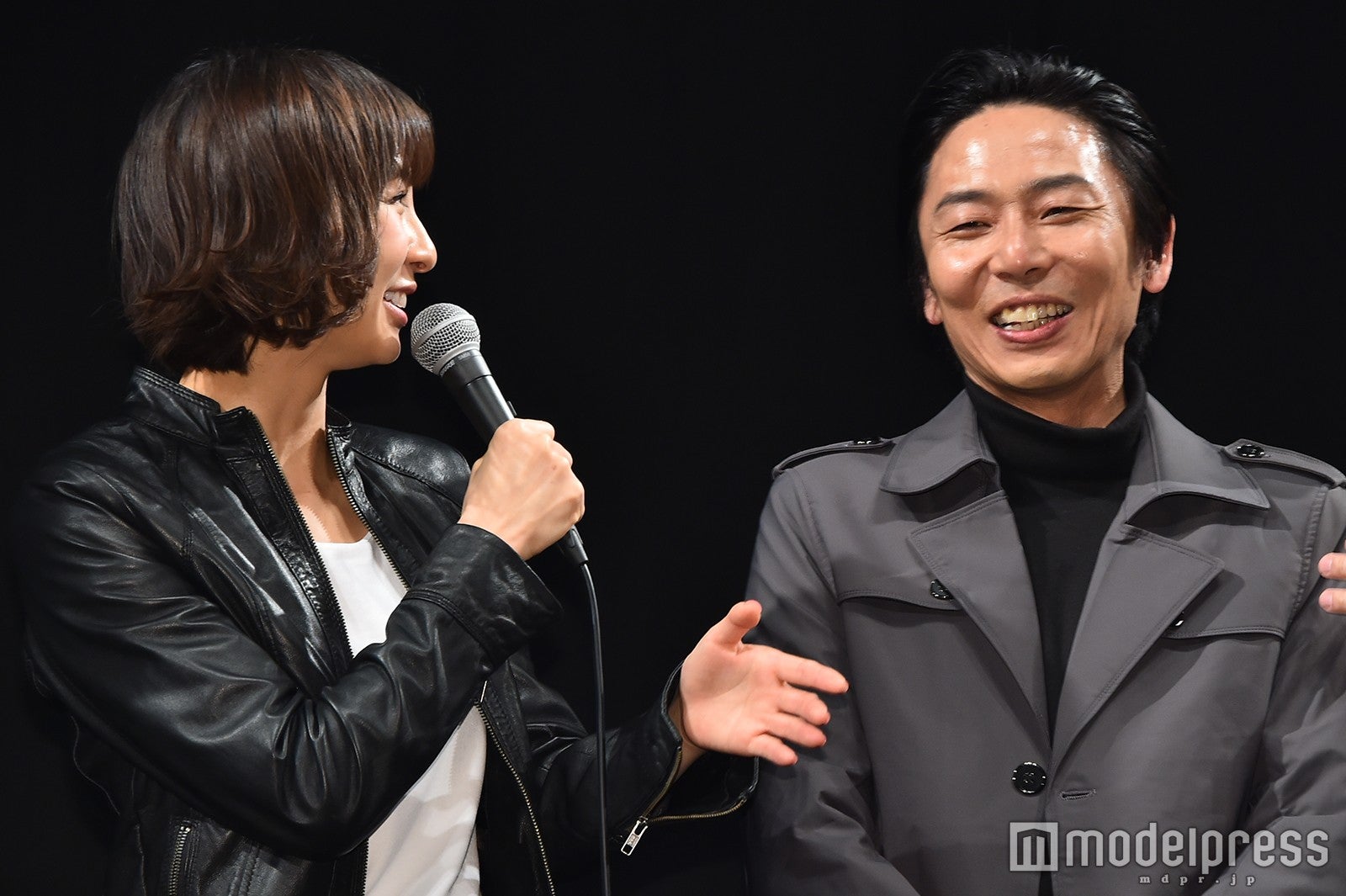 篠田麻里子、岡田達也 （C）モデルプレス