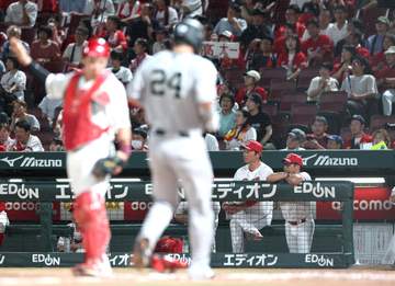 広島が2連敗で自力CS消滅… 逆転負けで最下位転落 延長十一回に悪夢の5失点 新井監督「1戦1戦、頑張るだけです」