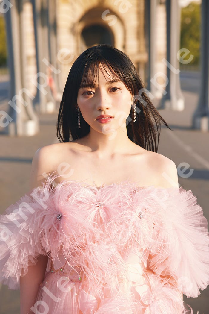 川崎桜/折り目なしB3ポスター/タワーレコード(撮影/須江隆治)