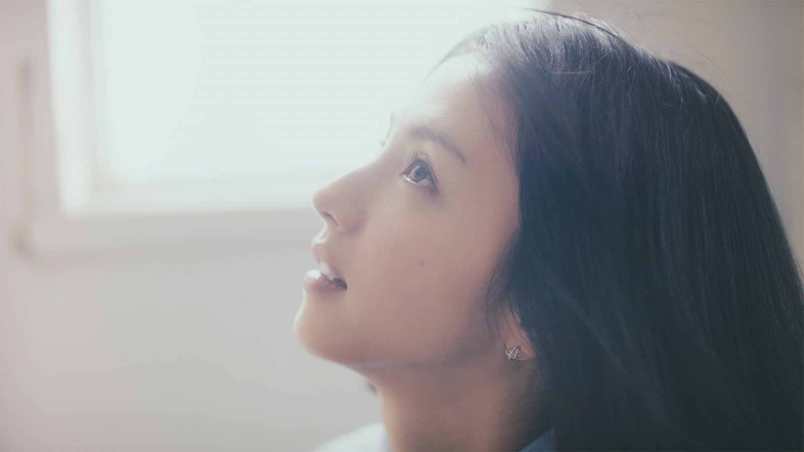 満島のピンときた表情が見所