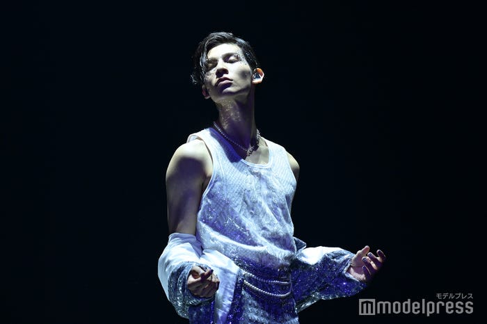 20歳とは思えぬ色気を放つラウール(C)モデルプレス