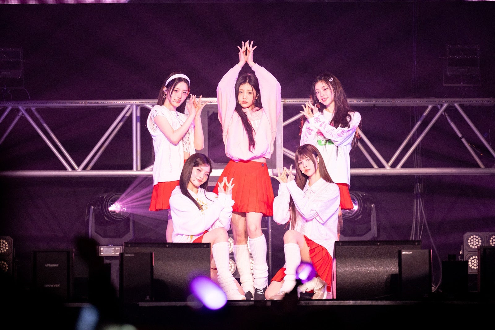 ILLIT（C）「BEAT AX Vol.6」製作委員会