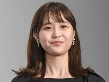 フジ退社→PTSD公表の渡邊渚アナ 世界的ブランドとコラボ 「女性