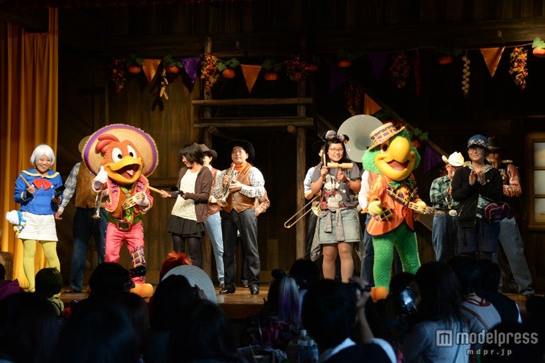 初登場「ハッピーハロウィーン・アミーゴス！」／ゲストも参加