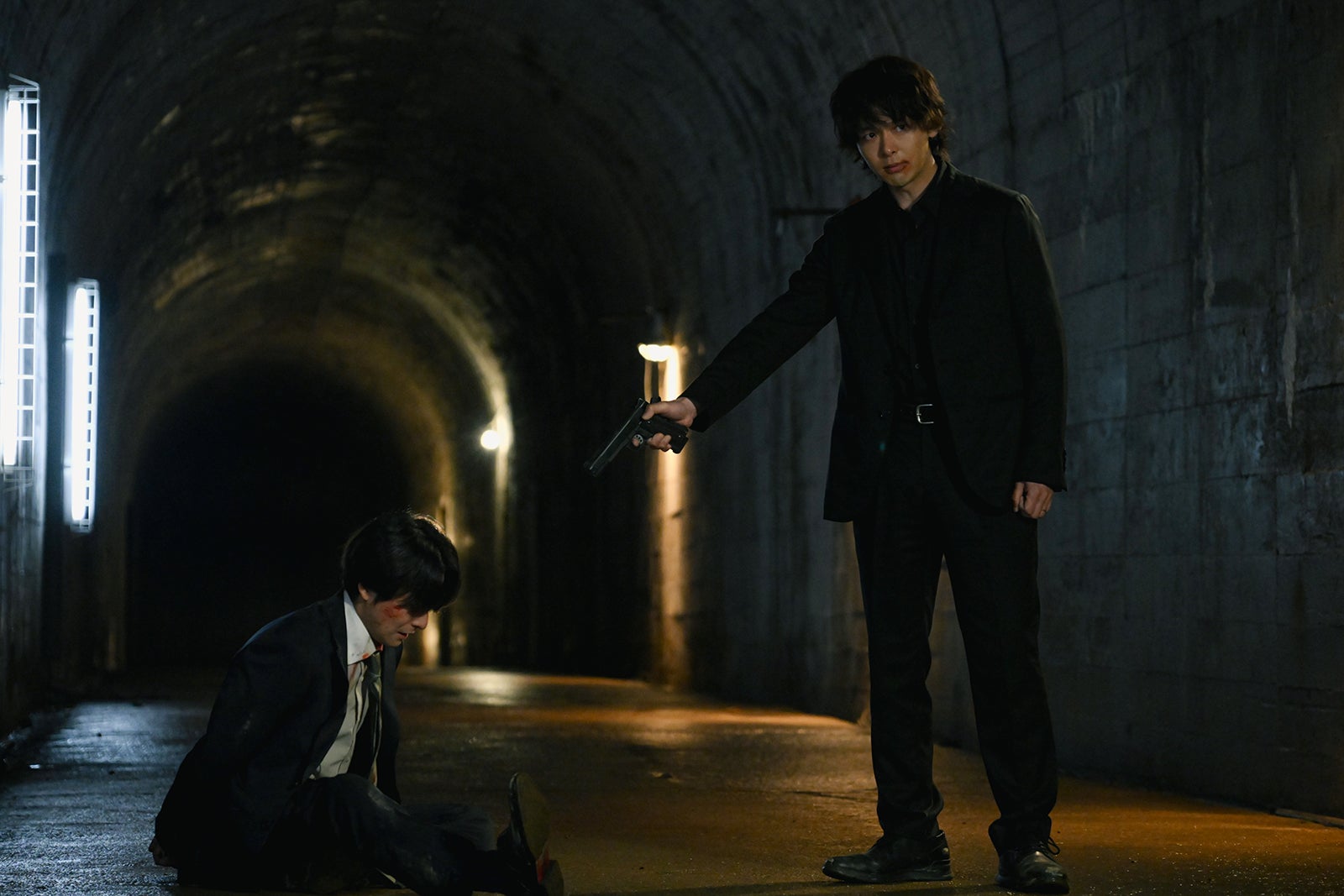 小池徹平、中村倫也「DOPE 麻薬取締部特捜課」第7話（C）TBS