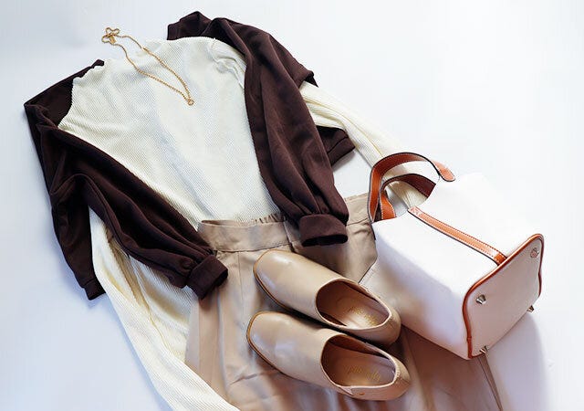 しまむら　プリーツプルオーバー　秋っぽコーデ