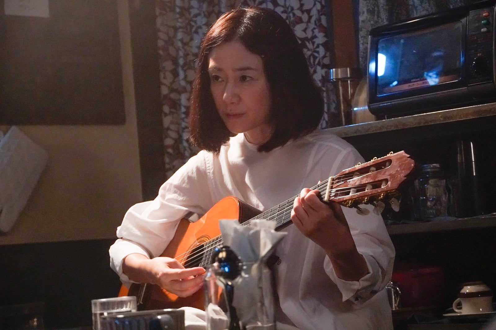 原田知世 （C）『スナック キズツキ』製作委員会  