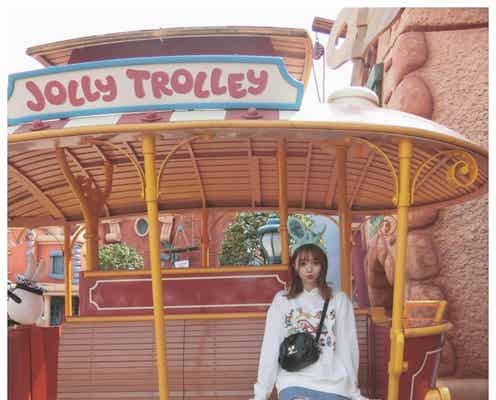 江野沢愛美、美脚際立つディズニーコーデに「スタイル超良い」「顔小さすぎ」と絶賛の声