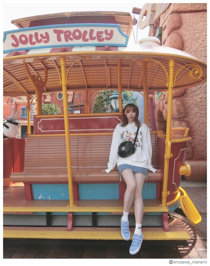 江野沢愛美 美脚際立つディズニーコーデに スタイル超良い 顔小さすぎ と絶賛の声 モデルプレス 江野沢愛美 美脚際立つディズニーコーデに スタイル超良い 顔小さすぎ と絶賛の声 モデルプレス