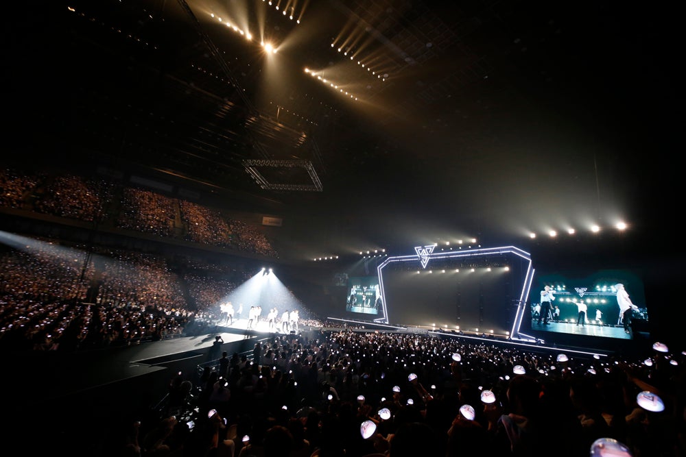 SEVENTEEN（C）PLEDIS