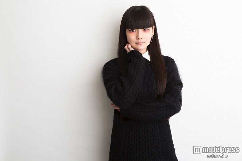 唯一無二の存在感を放つ秋元梢