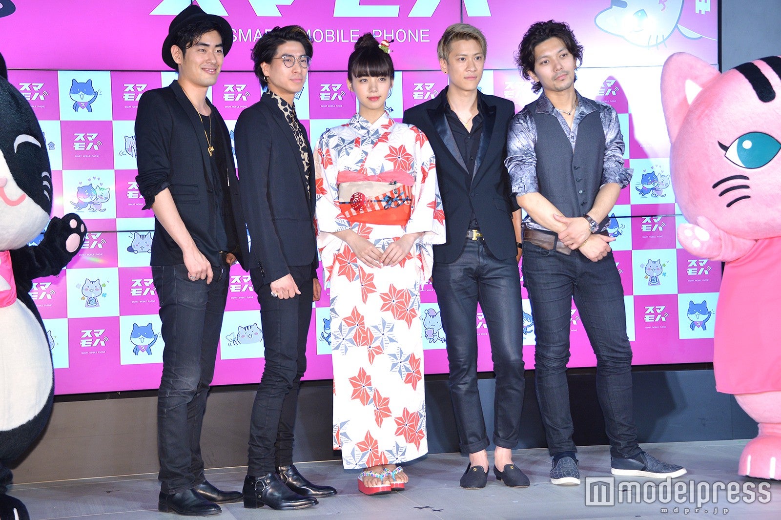 （左から）Shuki、Yu、池田エライザ、Kenji、Choji（C）モデルプレス