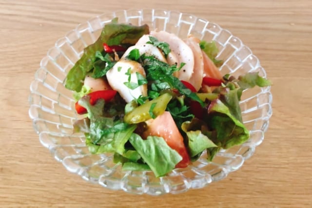 業務スーパースモークチキンスライスサラダ