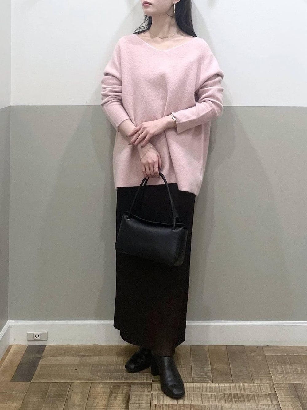 淡いピンクは上品で合わせやすいのもうれしい 出典:WEAR